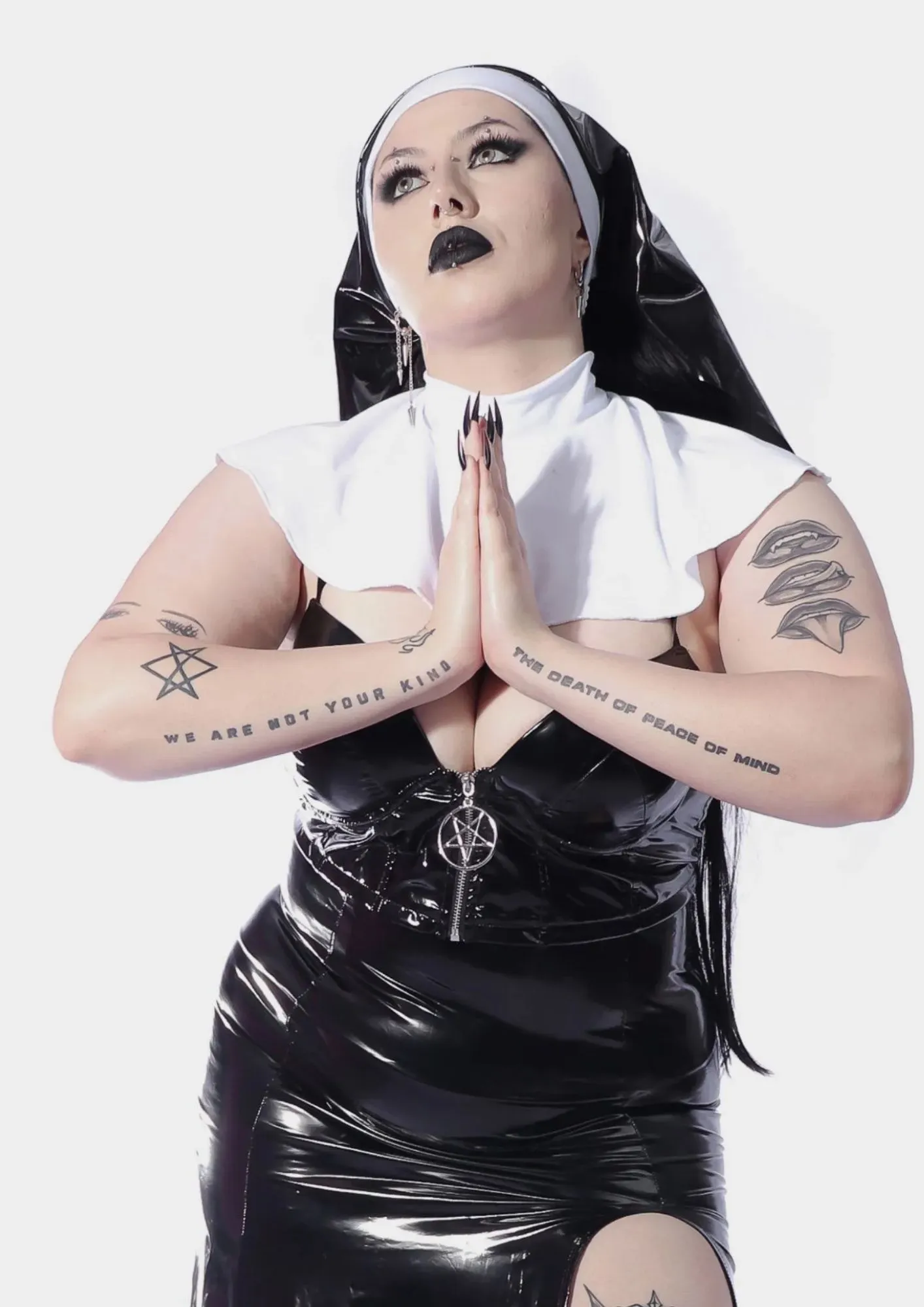 Véu Freira Vinil Bad Habit (Bazar)